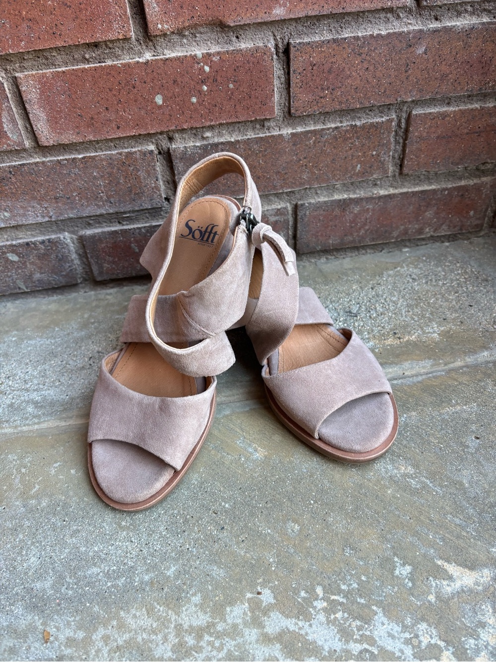 Sofft Women's Taupe Suede Cross-Strap Slingback Sandals